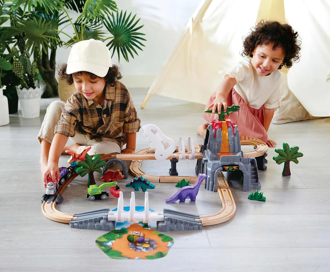 Hape_Dinosaur_Railway_Adventure_2