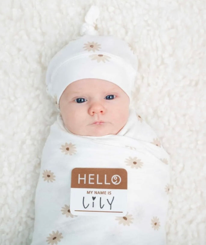 Hello World Hat & Swaddle Set- Daisies